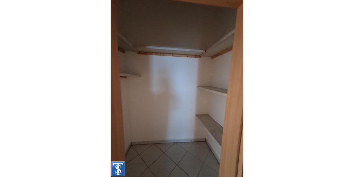 Etagenwohnung Plauen Altstadt - 4 Zimmer, 95 m&sup2;, 525&euro; | Angebot:25792778