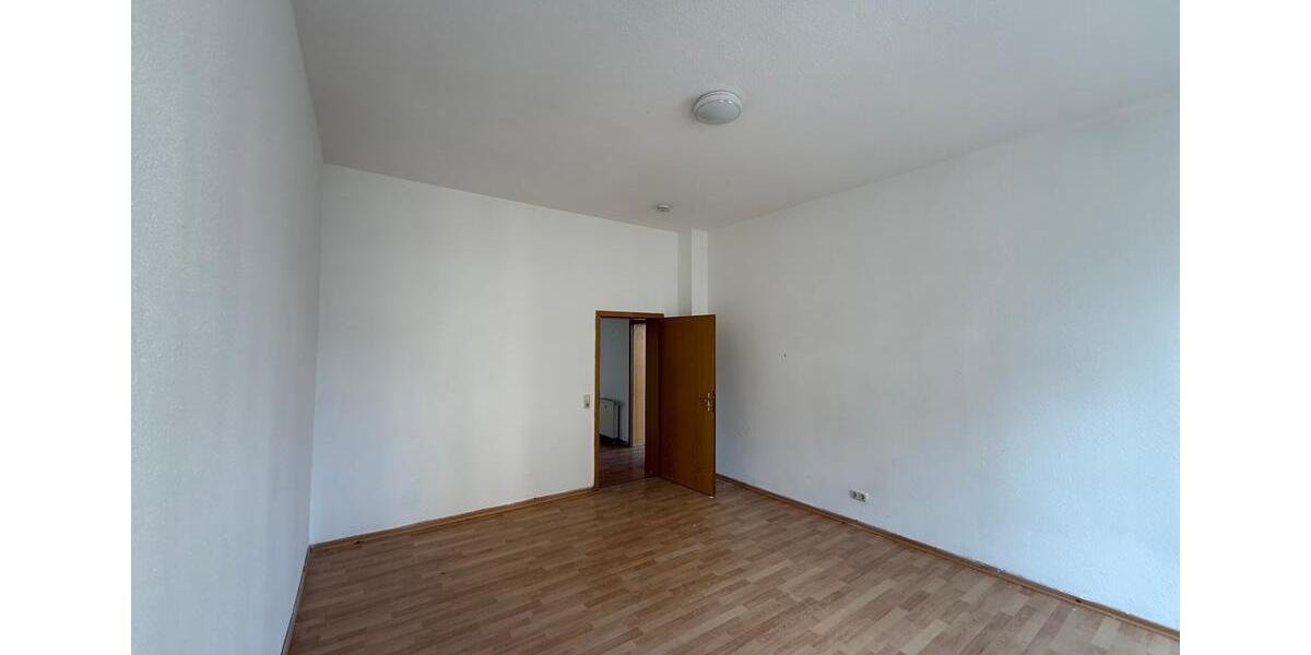 Etagenwohnung Plauen - 3 Zimmer, 96 m&sup2;, 480&euro; | Angebot:25887081