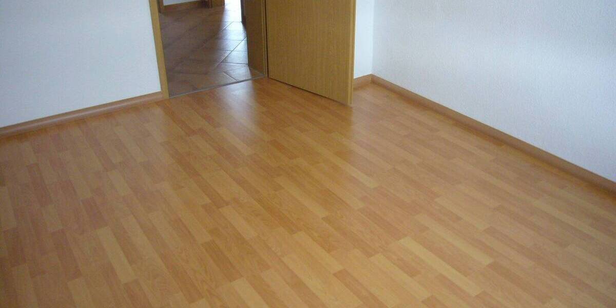 Etagenwohnung Plauen Südvorstadt - 2 Zimmer, 49 m&sup2;, 260&euro; | Angebot:26170901