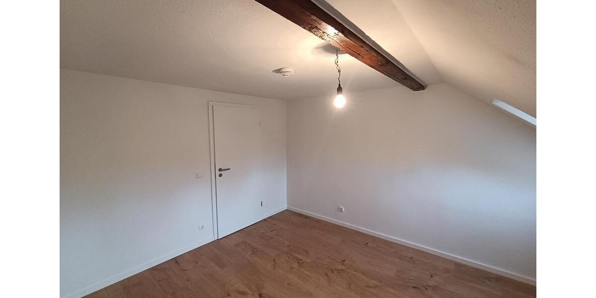 Dachgeschoßwohnung Reichenbach im Vogtland - 3 Zimmer, 74 m&sup2;, 450&euro; | Angebot:25219041