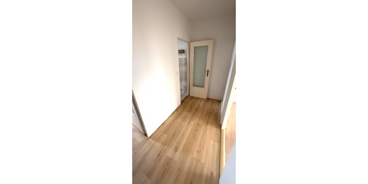 Etagenwohnung Netzschkau - 2 Zimmer, 46 m&sup2;, 300&euro; | Angebot:25842853