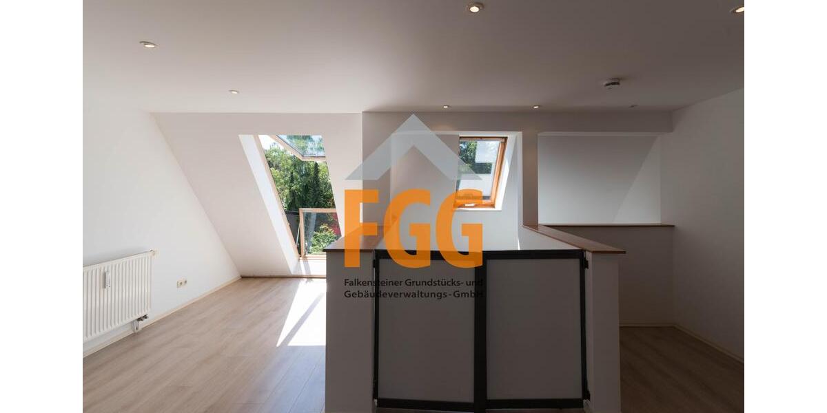 Dachgeschoßwohnung Auerbach/Vogtland Vogtland - 4 Zimmer, 112 m&sup2;, 550&euro; | Angebot:22096780