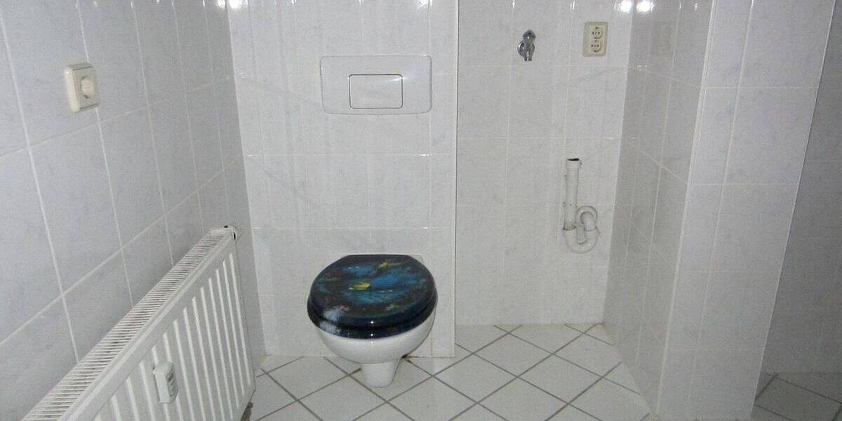 Etagenwohnung Plauen Stadtmitte - 3 Zimmer, 64 m&sup2;, 300&euro; | Angebot:25687456