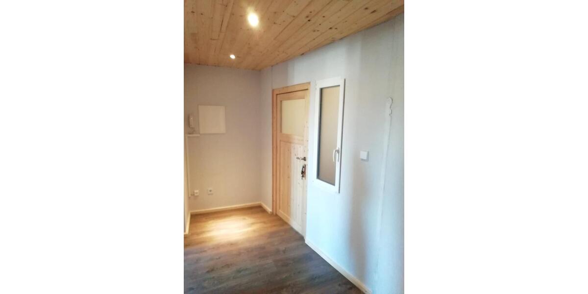 Dachgeschoßwohnung Plauen Bahnhofsvorstadt - 2 Zimmer, 60 m&sup2;, 290&euro; | Angebot:26002307