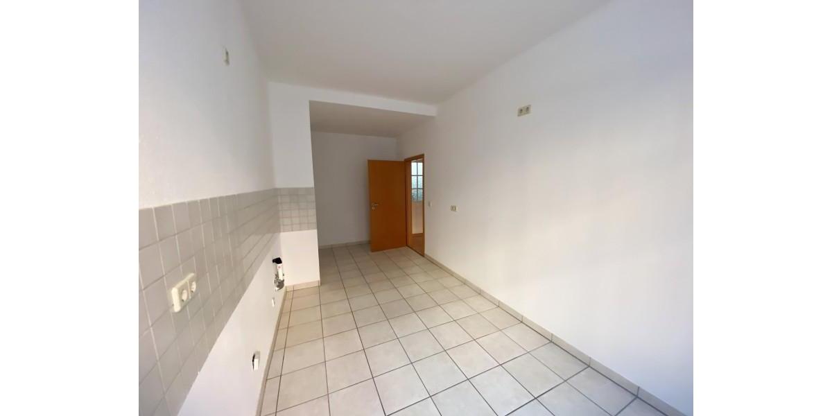 Etagenwohnung Reichenbach im Vogtland - 3 Zimmer, 81 m&sup2;, 490&euro; | Angebot:25054405
