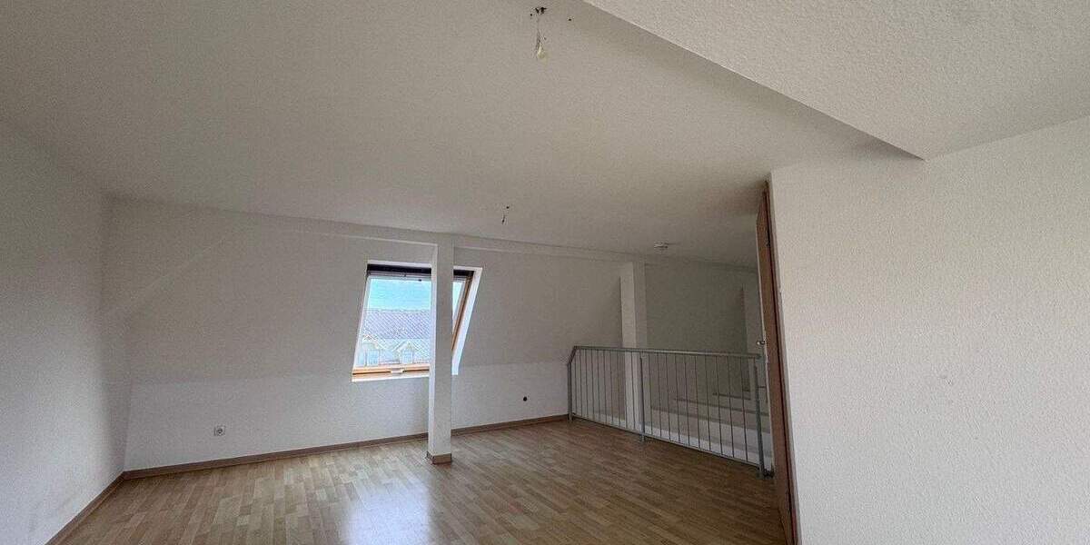 Etagenwohnung Plauen Stadtmitte - 2 Zimmer, 71 m&sup2;, 55.000&euro; | Angebot:25686174