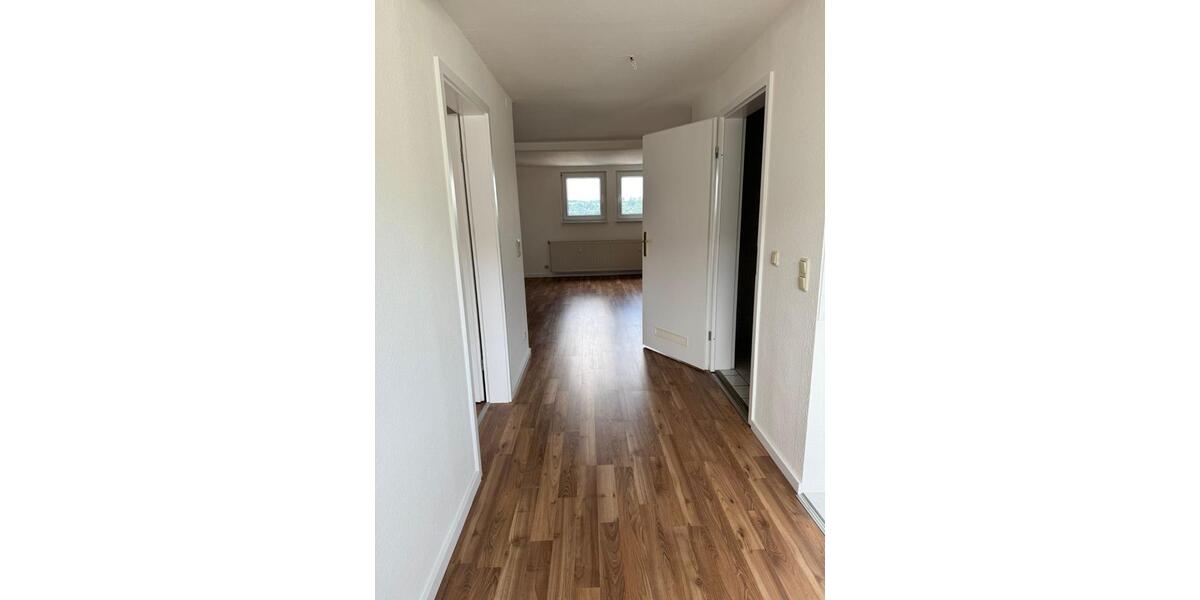 Dachgeschoßwohnung Reichenbach im Vogtland - 2 Zimmer, 58 m&sup2;, 265&euro; | Angebot:25055053