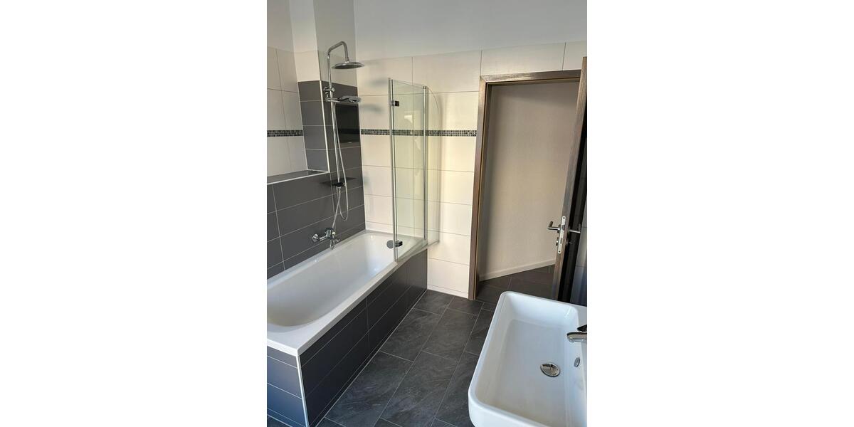 Etagenwohnung Plauen Altstadt - 3 Zimmer, 66 m&sup2;, 395&euro; | Angebot:25992539