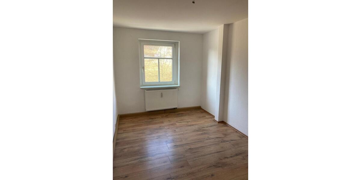 Dachgeschoßwohnung Adorf/Vogtland Vogtland - 2.5 Zimmer, 63 m&sup2;, 284&euro; | Angebot:25487034