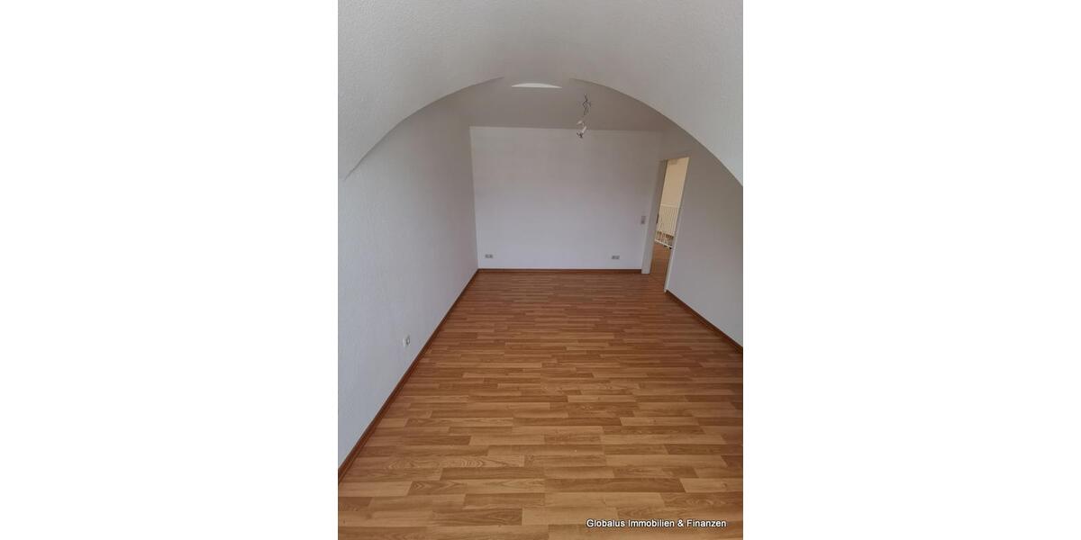Dachgeschoßwohnung Plauen - 5 Zimmer, 105 m&sup2;, 690&euro; | Angebot:25871109