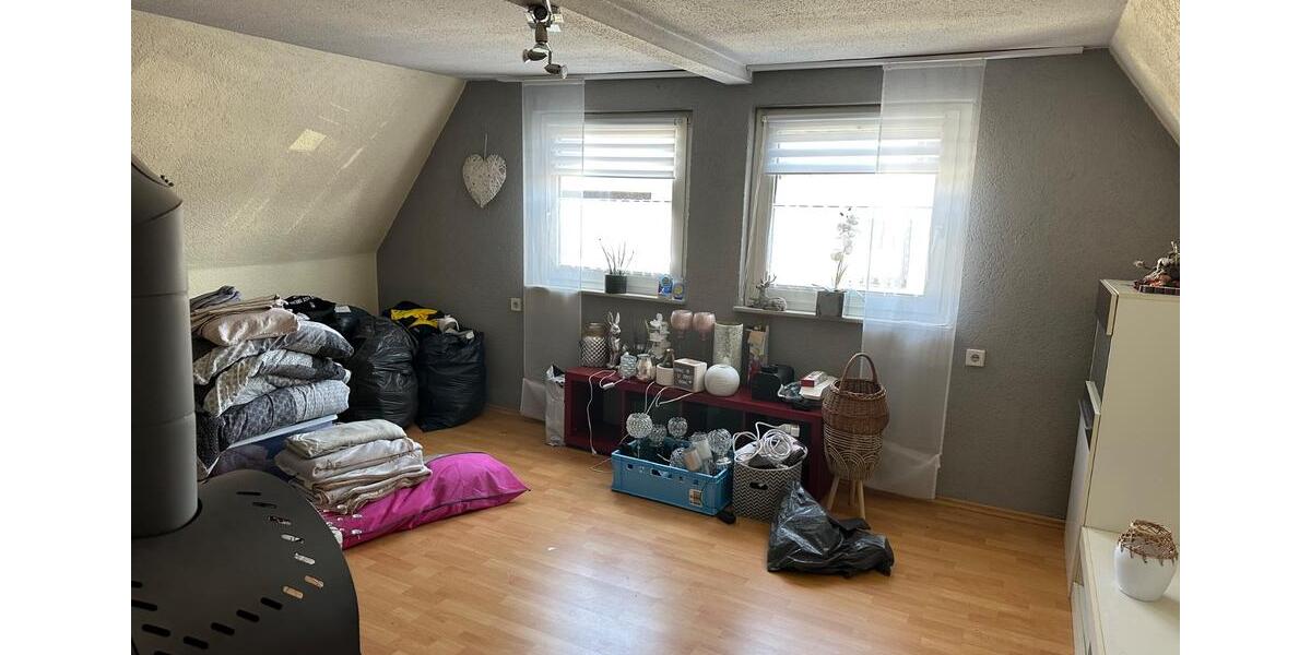 Doppelhaushälfte Hof Neuhof - 8 Zimmer, 160 m&sup2;, 110.000&euro; | Angebot:26649627
