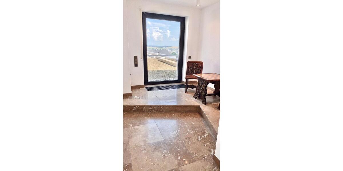 Einfamilienhaus Hof Neuhof - 5 Zimmer, 326 m&sup2;, 1.700&euro; | Angebot:26096955
