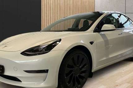 Tesla Model 3 72.500 km 30.990 &euro; Trieb 08239