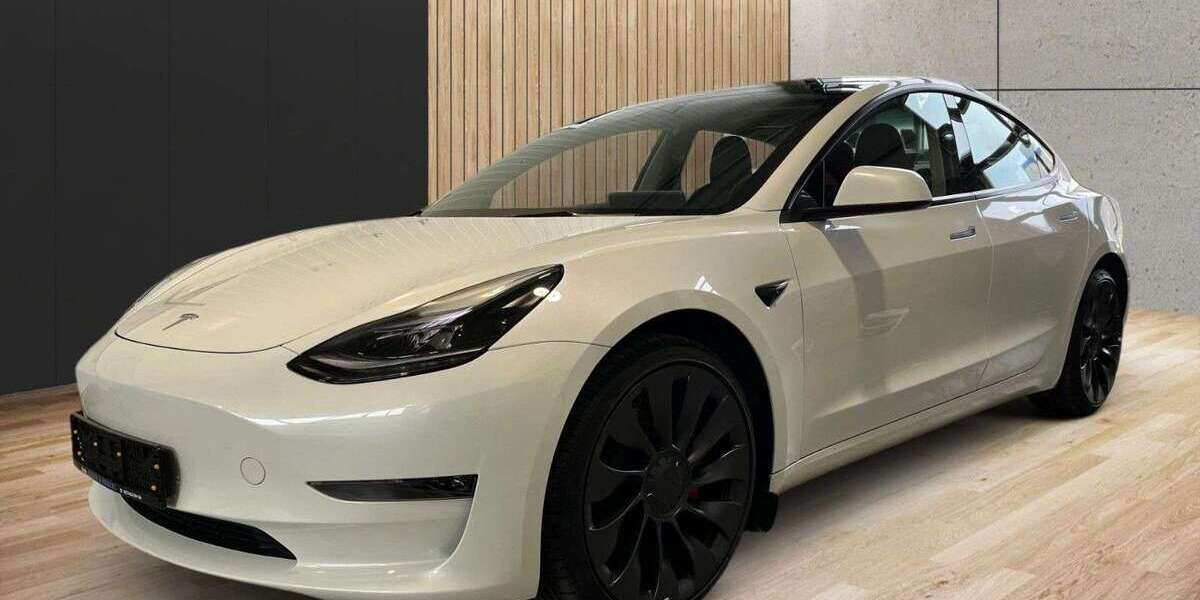 Tesla Model 3 72.500 km 30.990 &euro; Trieb 08239