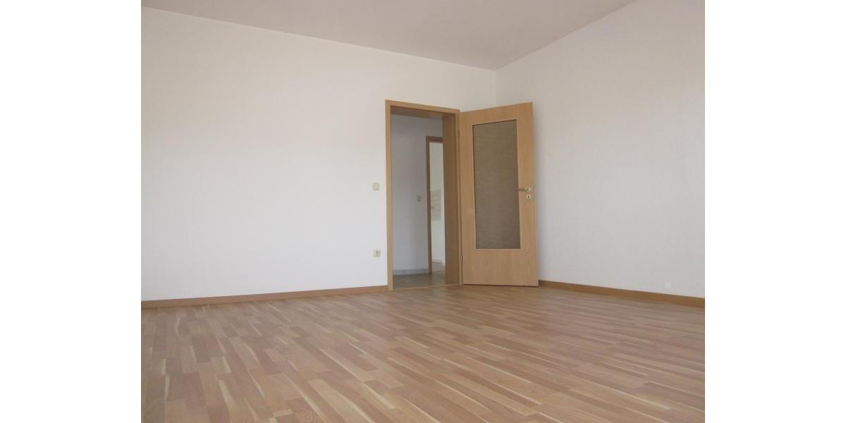Dachgeschoßwohnung Plauen Bahnhofsvorstadt - 3 Zimmer, 81 m&sup2;, 379&euro; | Angebot:19935404