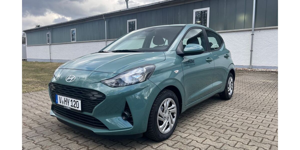 Hyundai i10 3.000 km 17.578 &euro; Auerbach 08209