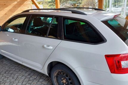 Skoda Octavia 173.000 km 8.200 &euro; Trieb 08239