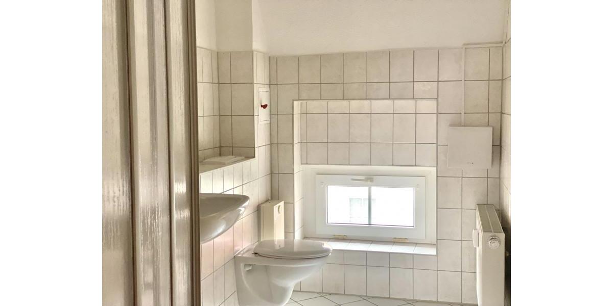 Dachgeschoßwohnung Plauen Altstadt - 2 Zimmer, 53 m&sup2;, 275&euro; | Angebot:25053034