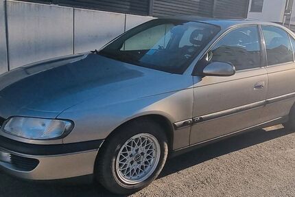 Opel Omega 114.000 km 1.999 &euro; Rodewisch 08228