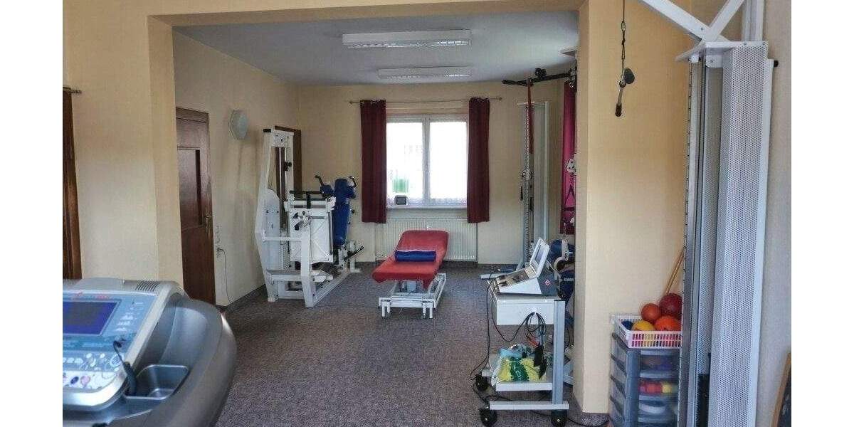 Einfamilienhaus Markneukirchen - 9 Zimmer, 245 m&sup2;, 185.000&euro; | Angebot:25662090