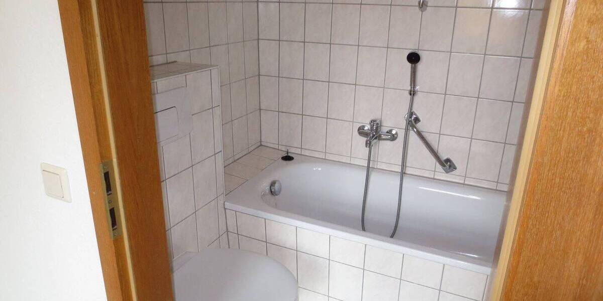 Etagenwohnung Plauen Westend - 2 Zimmer, 53 m&sup2;, 215&euro; | Angebot:25985038