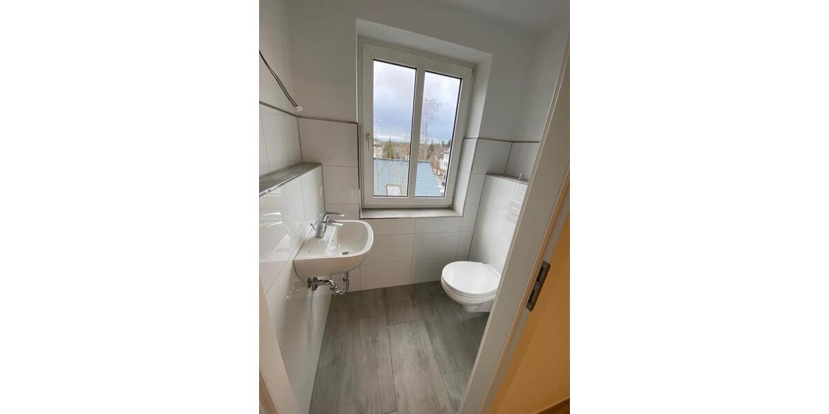 Dachgeschoßwohnung Plauen Bahnhofsvorstadt - 6 Zimmer, 145 m&sup2;, 1.390&euro; | Angebot:17463037