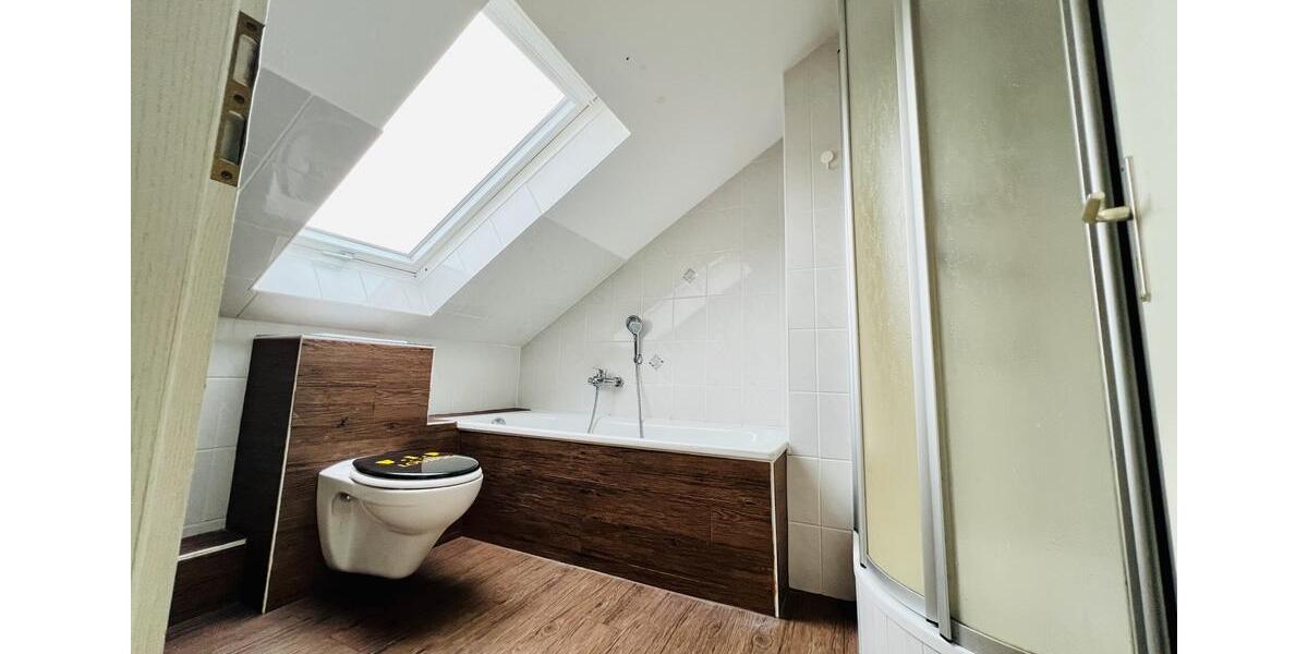 Dachgeschoßwohnung Adorf/Vogtland Vogtland - 3 Zimmer, 70 m&sup2;, 455&euro; | Angebot:24875890