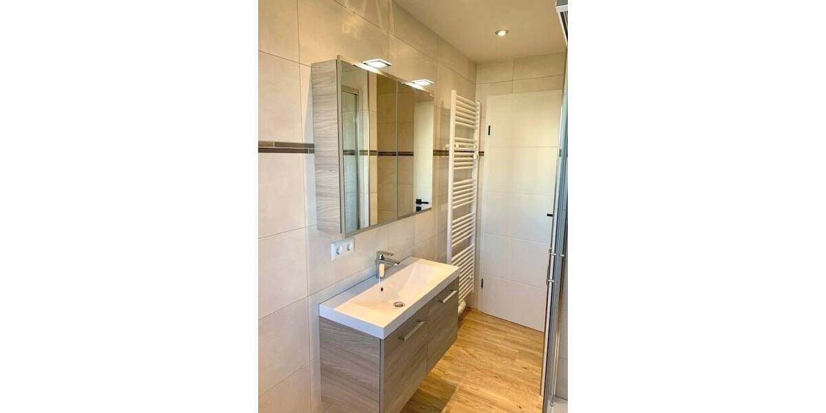 Etagenwohnung Reichenbach - 3 Zimmer, 62 m&sup2;, 400&euro; | Angebot:26065680