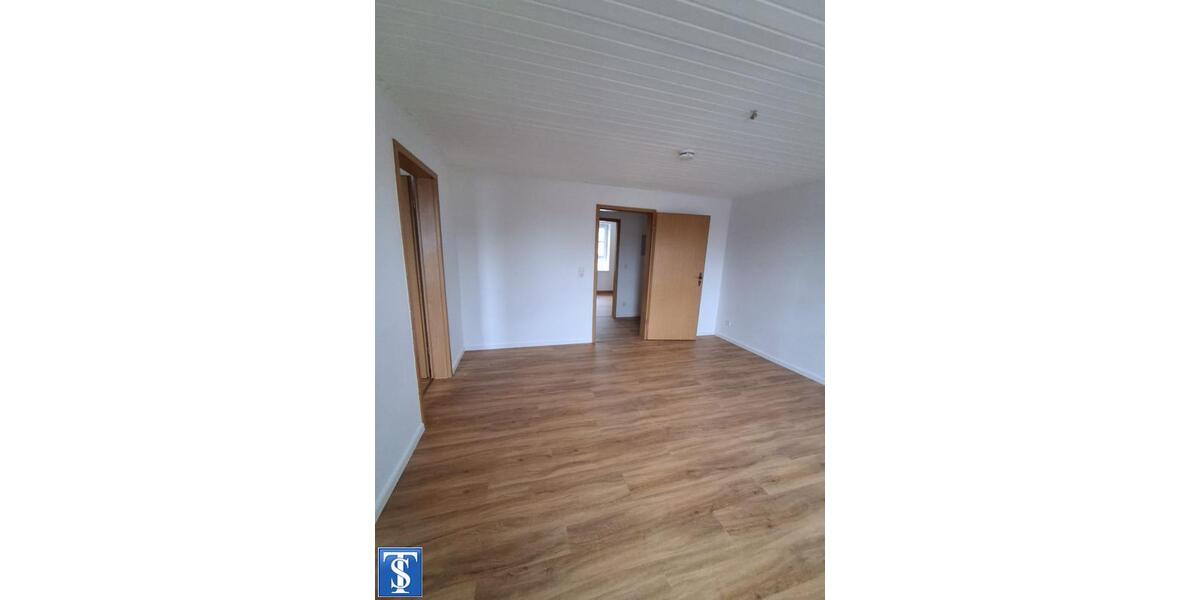 Etagenwohnung Plauen Altstadt - 3 Zimmer, 81 m&sup2;, 370&euro; | Angebot:24571773