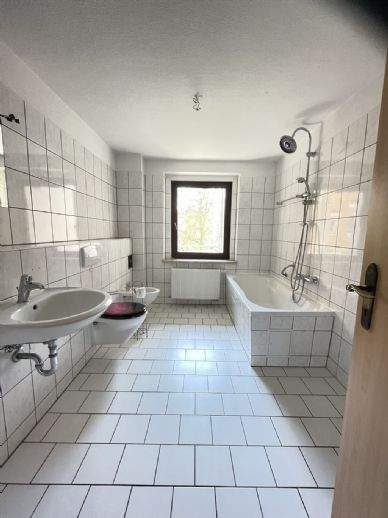 Etagenwohnung Plauen Haselbrunn - 4 Zimmer, 100 m&sup2;, 450&euro; | Angebot:25674924