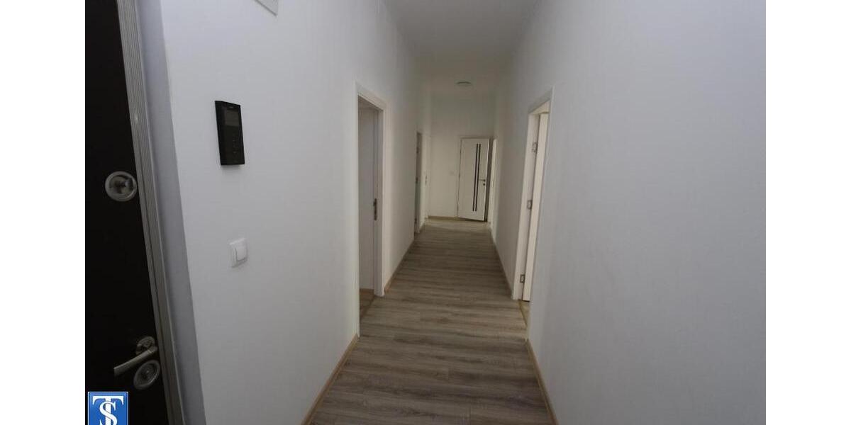 Etagenwohnung Plauen - 3 Zimmer, 120 m&sup2;, 600&euro; | Angebot:24183247