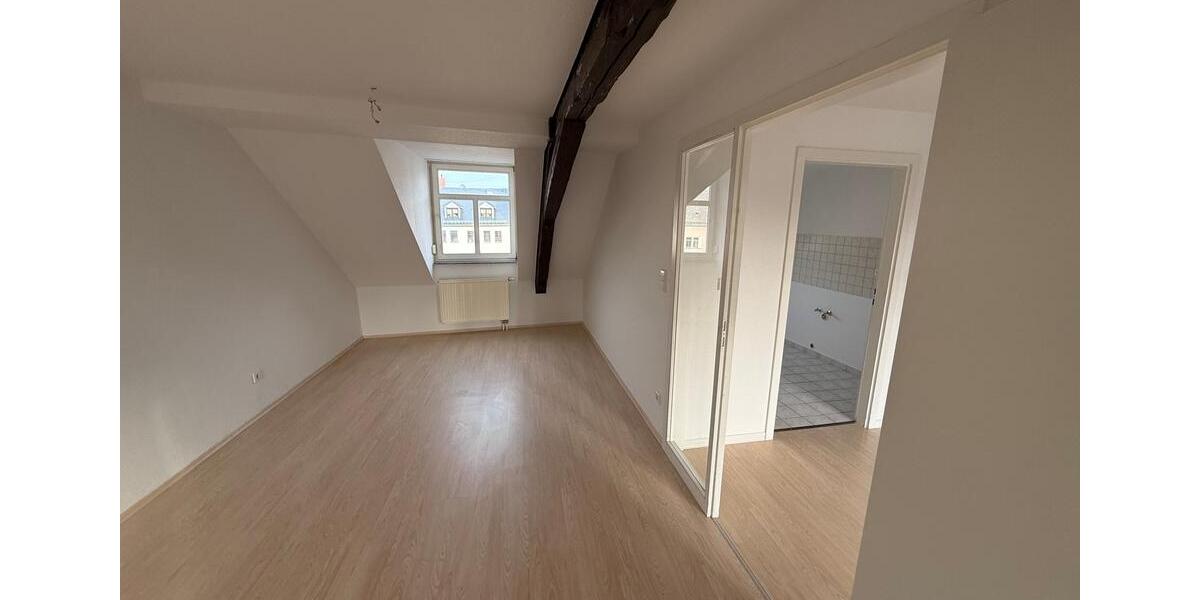 Dachgeschoßwohnung Auerbach/Vogtland Vogtland - 2 Zimmer, 77 m&sup2;, 460&euro; | Angebot:24337412