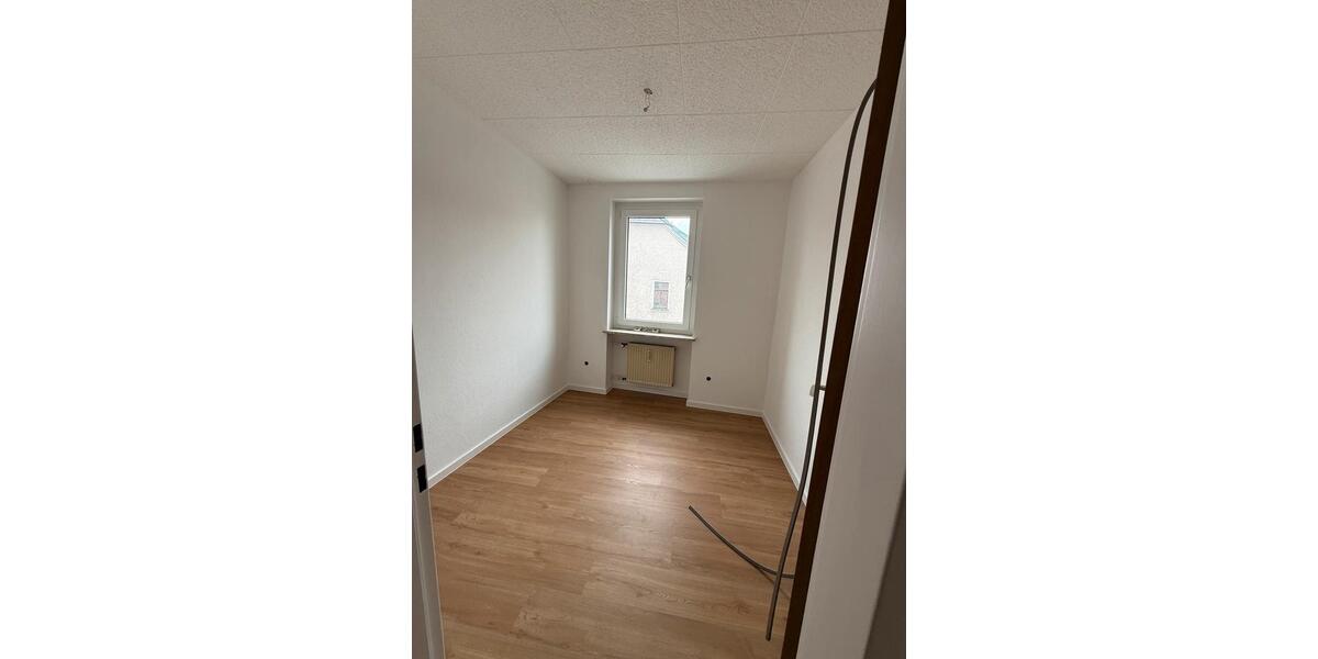 Etagenwohnung Hof Altstadt - 3 Zimmer, 73 m&sup2;, 380&euro; | Angebot:25872178
