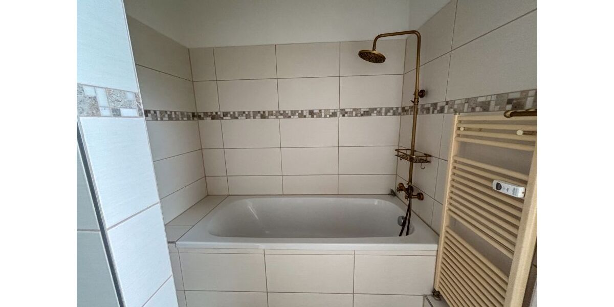 Großzügige 4 Zimmer Wohnung mit 185 qm - Etagenwohnung Reichenbach Rotschau | Angebot:25301003