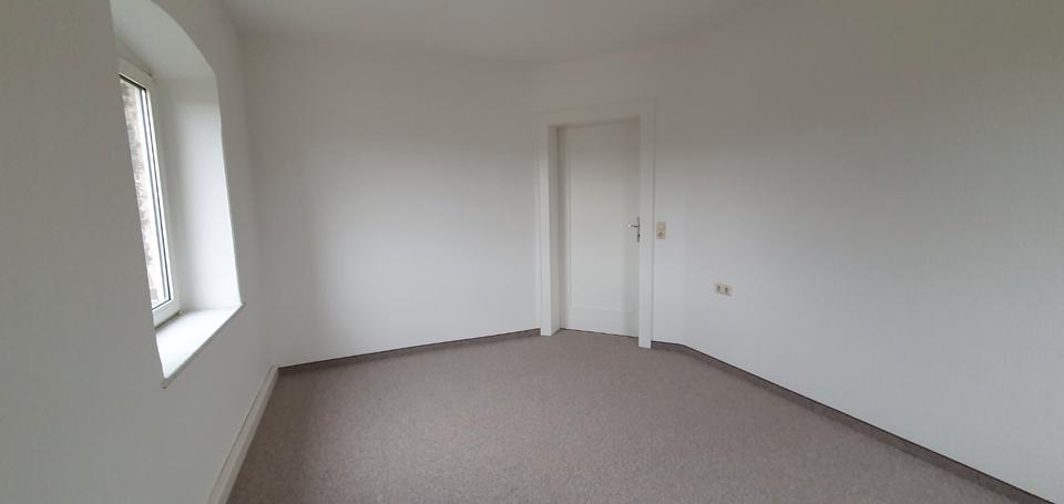 Etagenwohnung Plauen Haselbrunn - 2 Zimmer, 63 m&sup2;, 240&euro; | Angebot:25975807