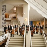In Motion: »Dancing Around The Planet« 12 Cellisten der Berliner Philhar