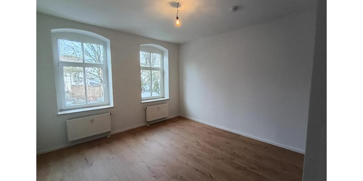 Etagenwohnung Reichenbach im Vogtland - 3 Zimmer, 67 m&sup2;, 400&euro; | Angebot:25217564