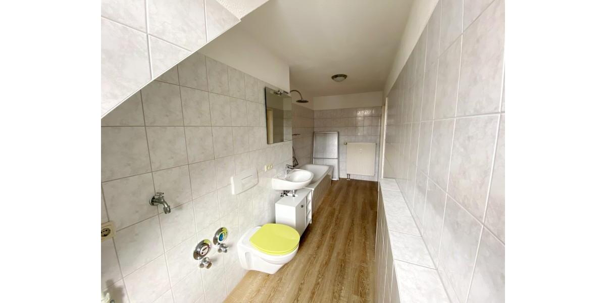 Etagenwohnung Plauen - 2 Zimmer, 71 m&sup2;, 375&euro; | Angebot:25363730