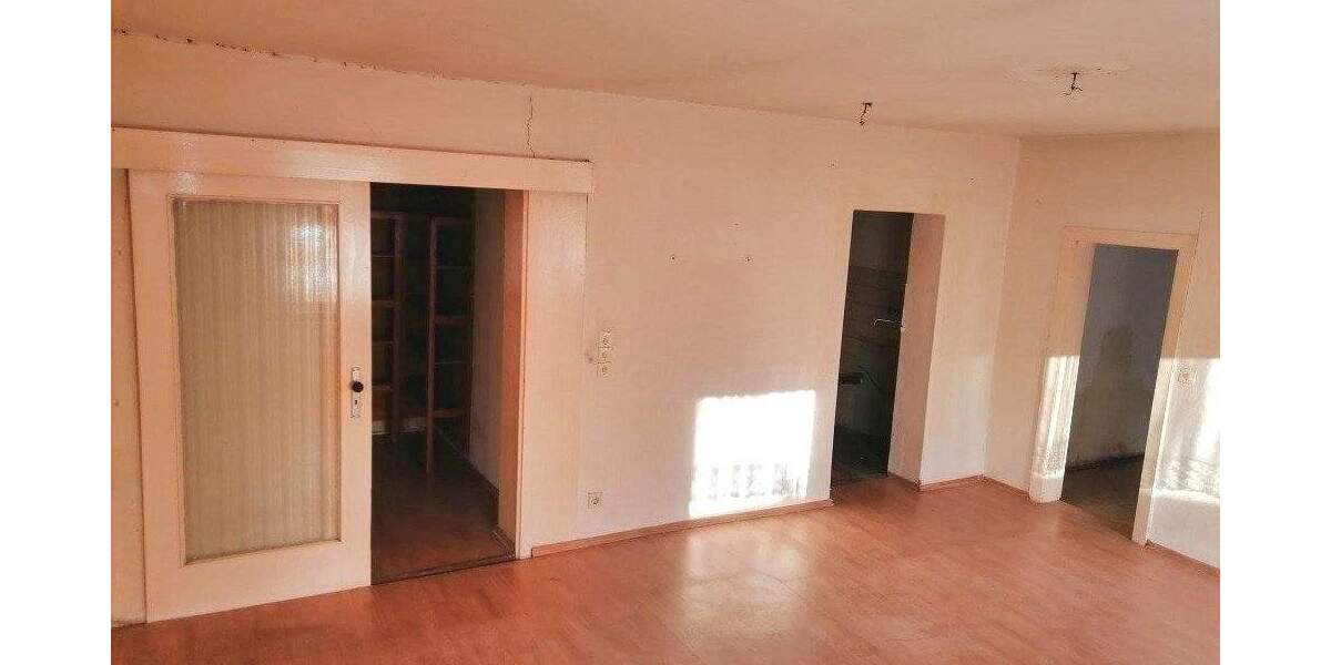 Einfamilienhaus Lengenfeld - 4 Zimmer, 122 m&sup2;, 85.000&euro; | Angebot:25799464