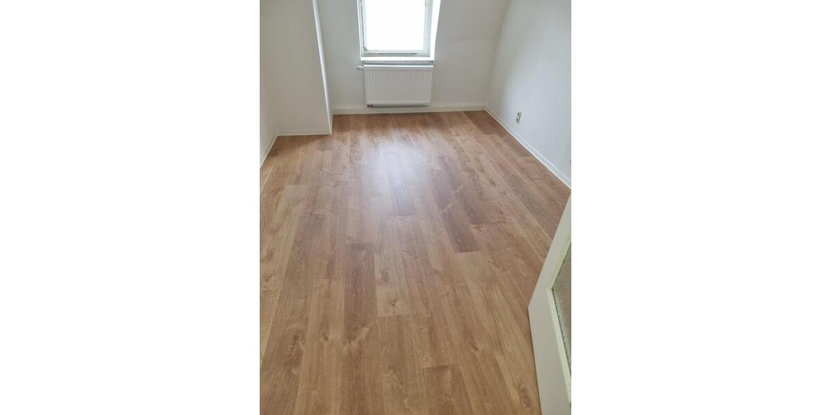 Dachgeschoßwohnung Plauen Bahnhofsvorstadt - 3.5 Zimmer, 143 m&sup2;, 527&euro; | Angebot:19254364
