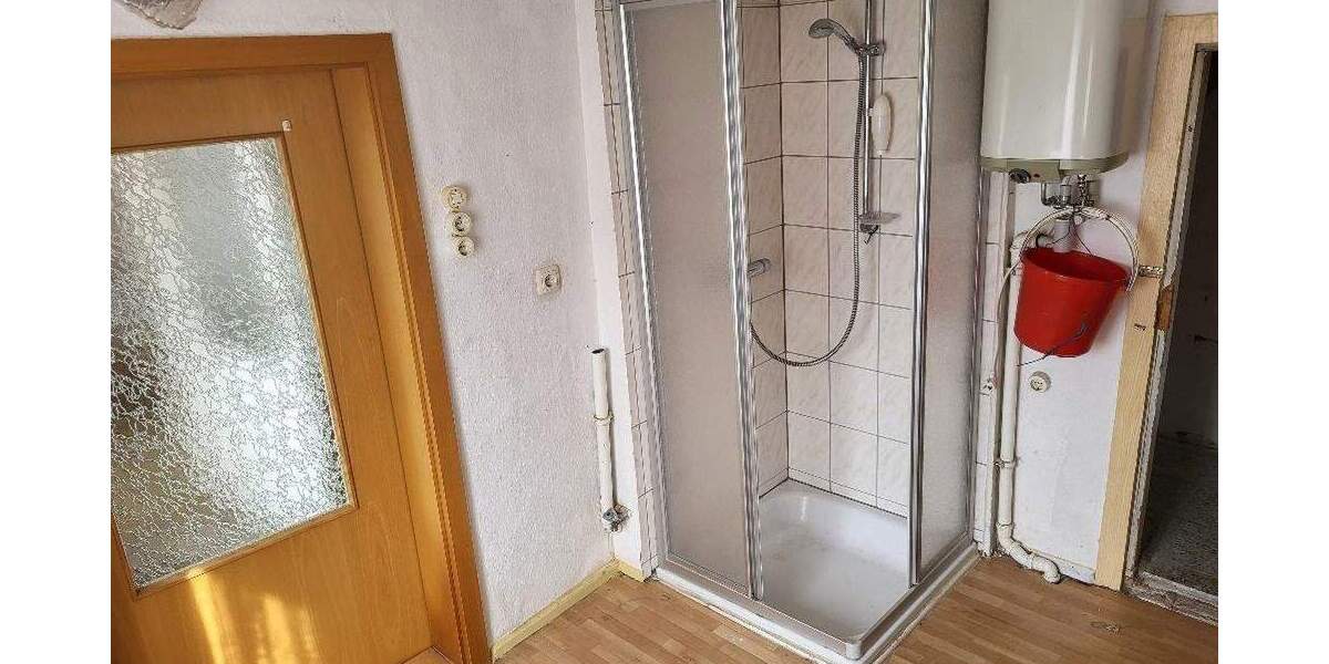 Einfamilienhaus Lengenfeld - 3 Zimmer, 90 m&sup2;, 39.000&euro; | Angebot:25670679