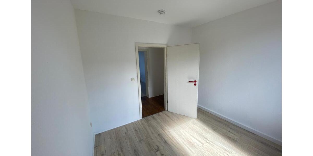 Etagenwohnung Plauen Alt Chrieschwitz - 3 Zimmer, 70 m&sup2;, 350&euro; | Angebot:17334721