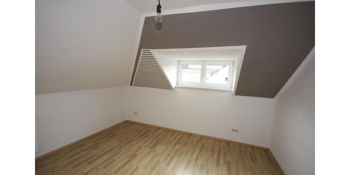 Dachgeschoßwohnung Schönheide - 2 Zimmer, 55 m&sup2;, 310&euro; | Angebot:17033647