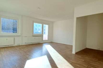 Wohnung Plauen Chrieschwitz - 3 Zimmer, 69 m&sup2;, 347&euro; | Angebot:24679196