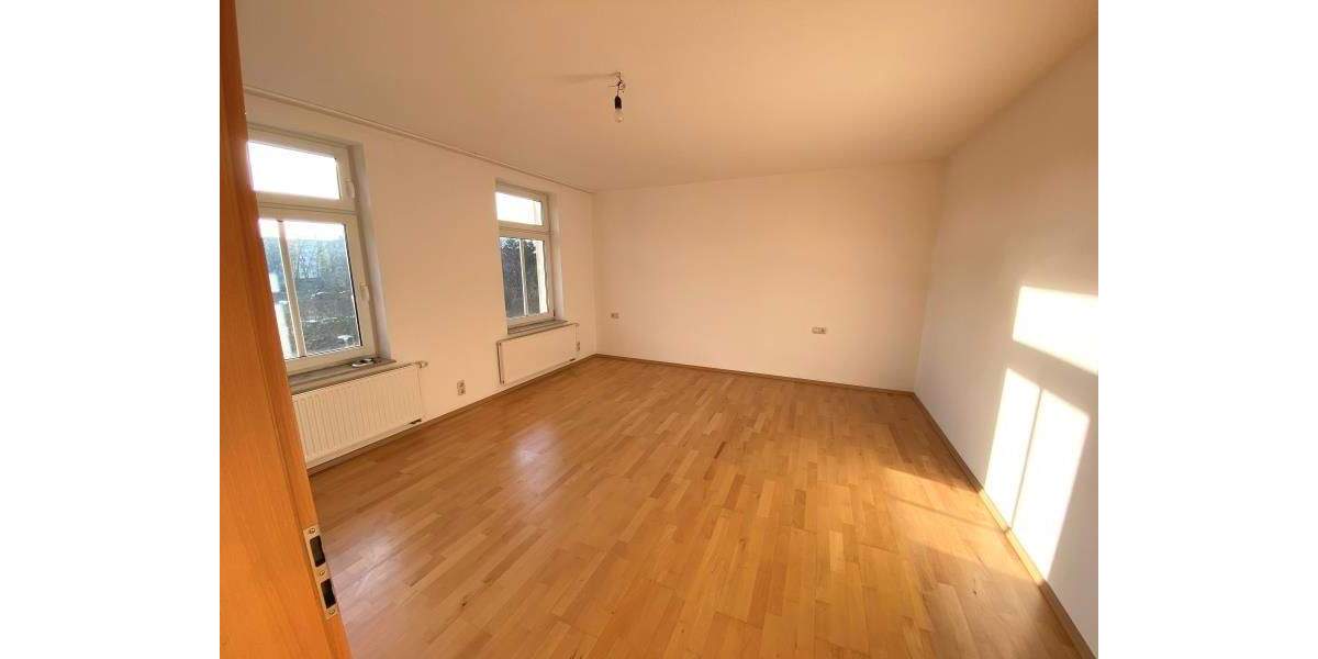 Etagenwohnung Plauen Ostvorstadt - 2 Zimmer, 74 m&sup2;, 370&euro; | Angebot:25776512