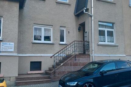 Wohnung Ellefeld - 3 Zimmer, 100 m&sup2;, 700&euro; | Angebot:24845008