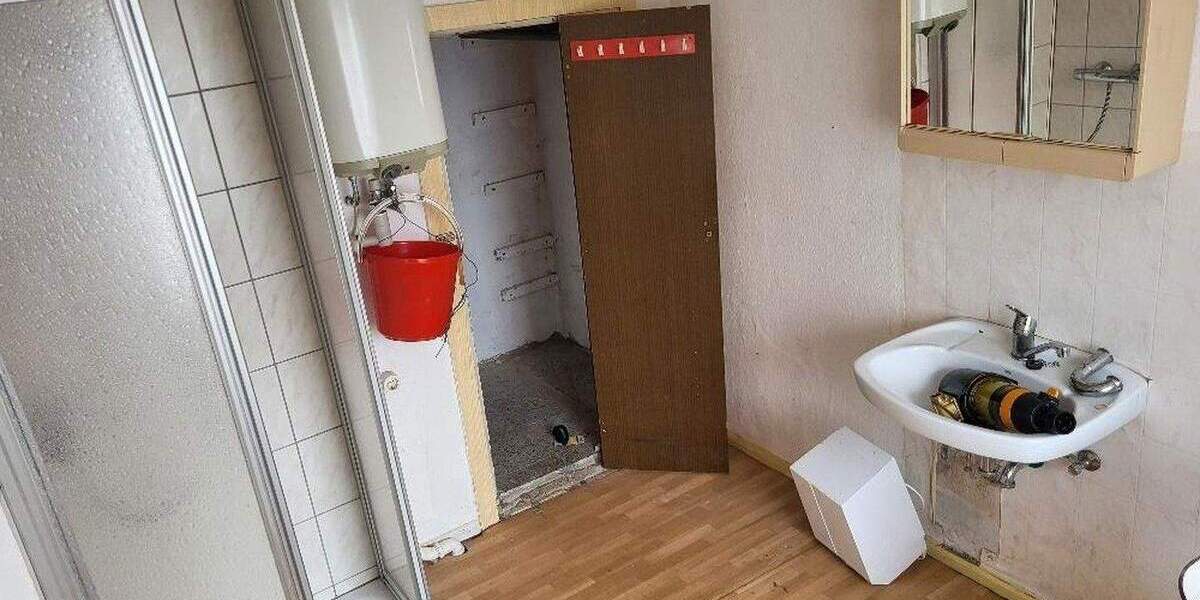 Einfamilienhaus Lengenfeld - 3 Zimmer, 90 m&sup2;, 39.000&euro; | Angebot:25670679