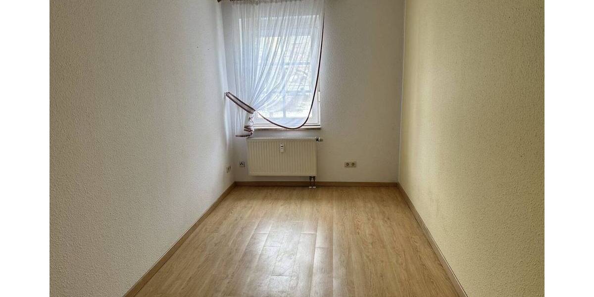 Etagenwohnung Fraureuth - 3 Zimmer, 71 m&sup2;, 69.000&euro; | Angebot:26108222