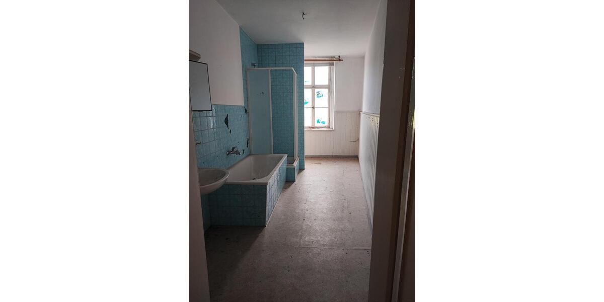 Mehrfamilienhaus, Wohnhaus Tanna - 7 Zimmer, 180 m&sup2;, 62.500&euro; | Angebot:25543043