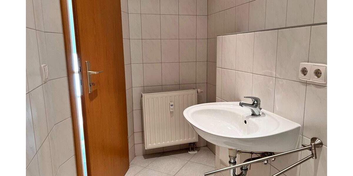 Etagenwohnung Plauen Westend - 2 Zimmer, 42 m&sup2;, 216&euro; | Angebot:25736238